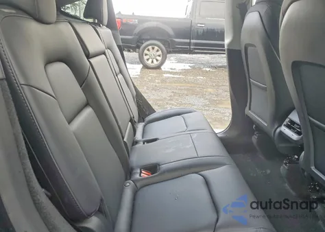 2024 Tesla Model Y z USA, uszkodzony, nr VIN 7SAYGDEE2RF984392